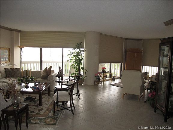 4th image of 2000 Island Blvd APT 1009