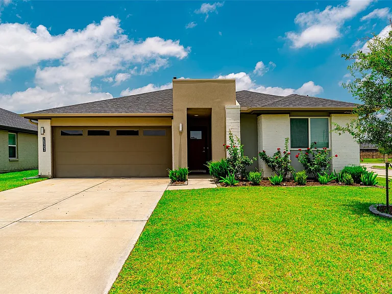 28902 Yachting Point Ln — Photo 1