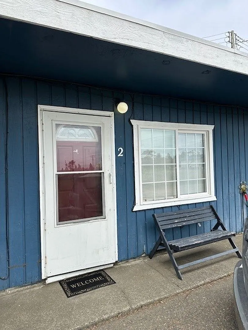 Pt Brown Ave (679) — Photo 3