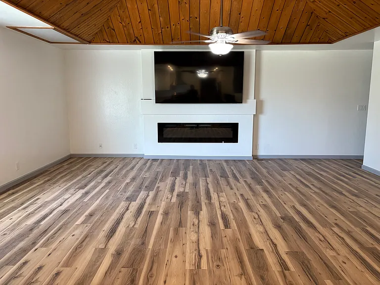 5070 Poplar Rd — Photo 5