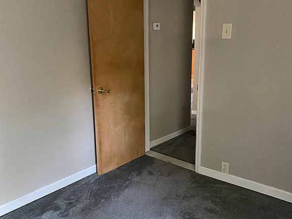 5th image of 124 Waterly Ave