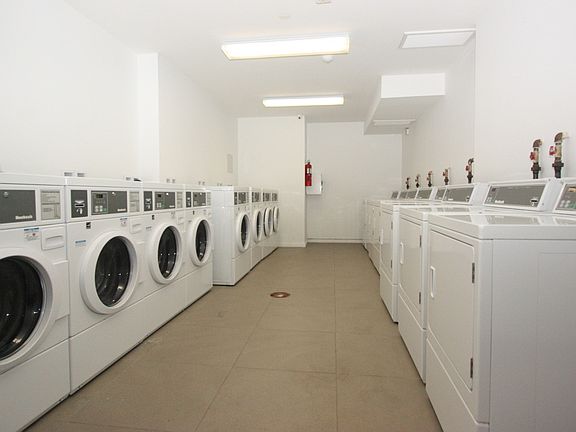 5th image of 482 Franklin Ave APT 8E