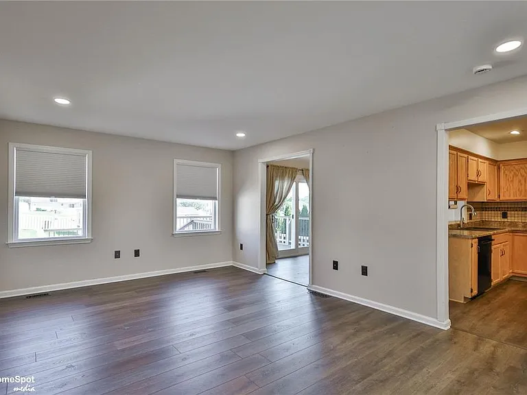 124 Stephanie Dr — Photo 6