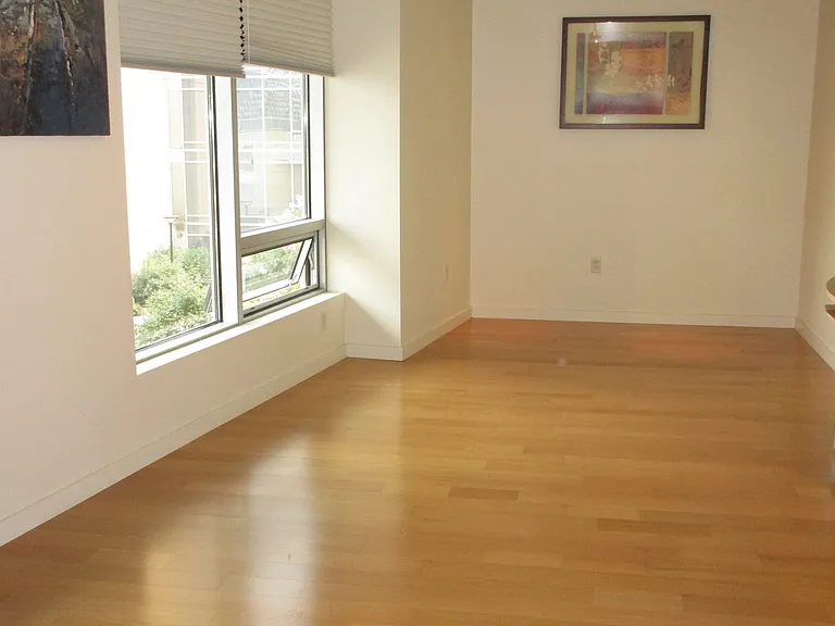3570 S River Pkwy #305 — Photo 5