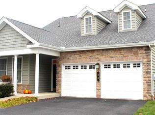 34 Presidents Dr, Mechanicsburg, PA 17050