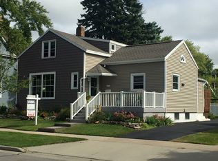 1014 N Superior St, Appleton, WI 54911