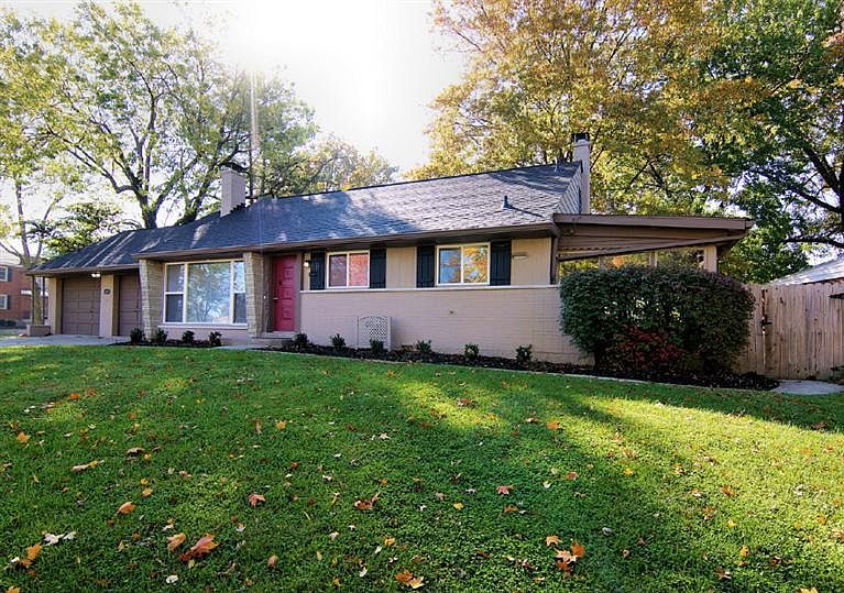 1st image of 979 Hempstead Dr