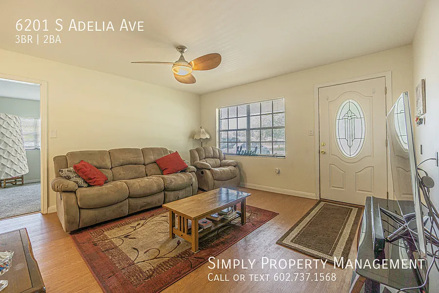 Beautiful 3-Bedroom Corner Lot Home with Split Floor Plan — Photo 3