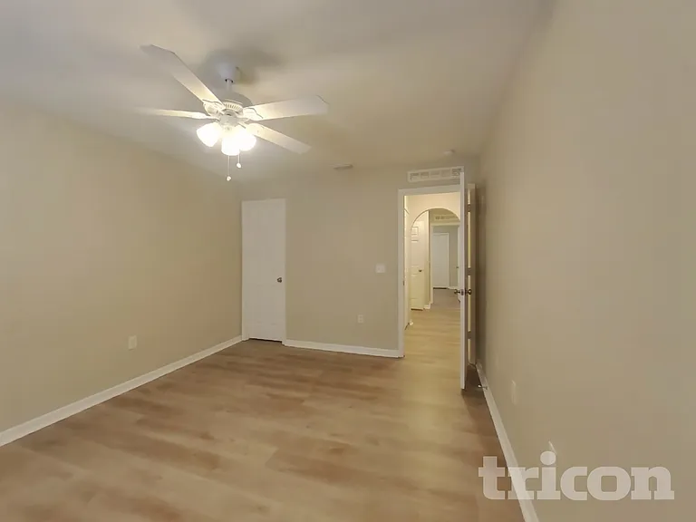 822 Brenton Leaf Dr — Photo 9