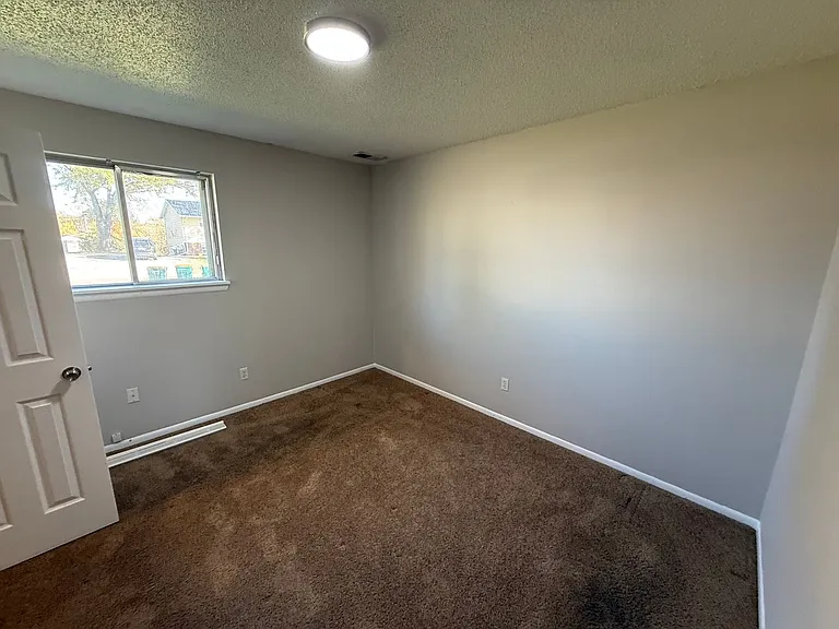 7305 N Moberly Dr #B — Photo 4