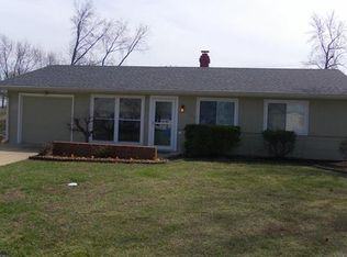 1004 Savoy Ln, Ballwin, MO