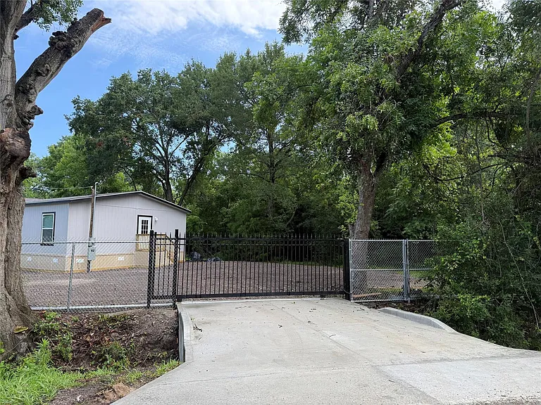 5622 Killough St #B — Photo 3