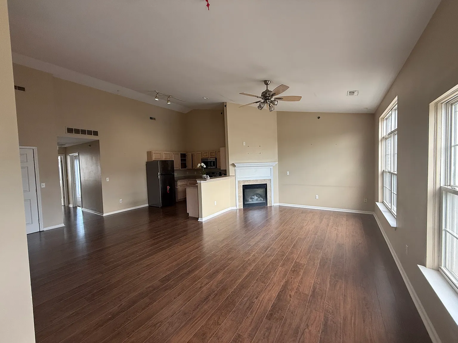 2 bed, 1244 sqft, $1,700 — Photo 4