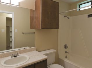 326 Peach St APT E, Denton, TX 76209