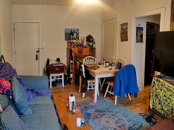5th image of 656 W Oakdale Ave APT 1C