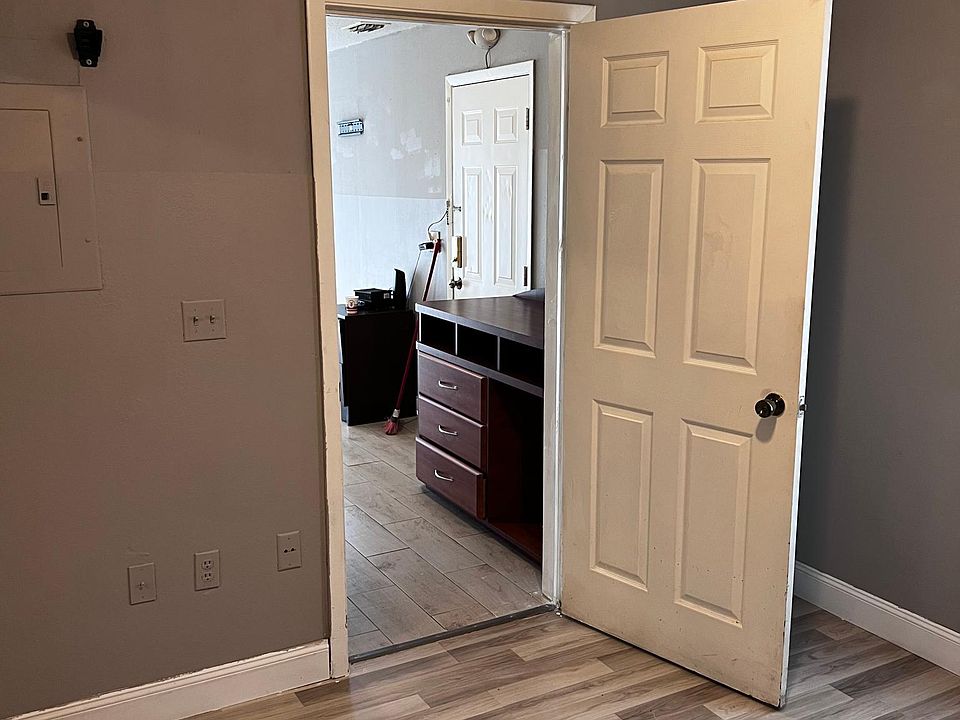 1st image of 712 Lucaya Dr #B