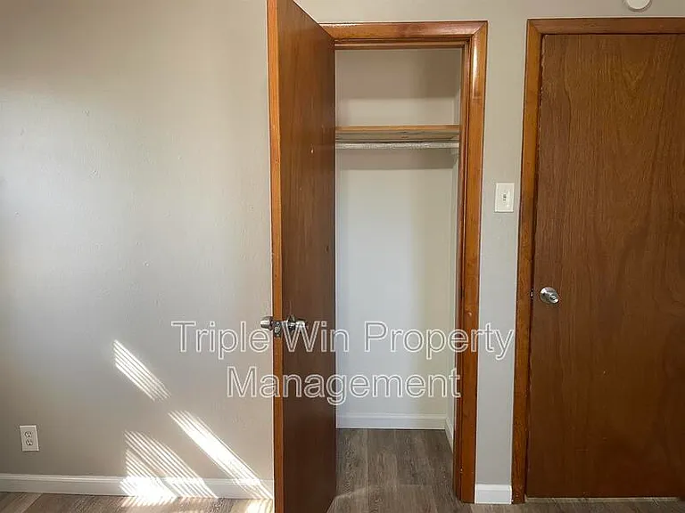1280 Saint Catherine St — Photo 27