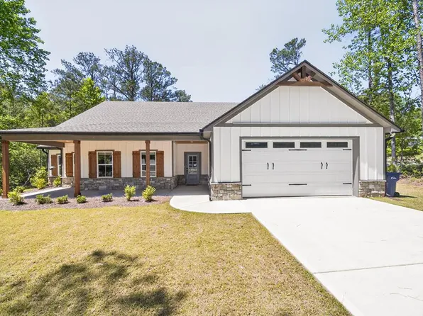 1781 Lee Road 288, Smiths Station, AL 36877