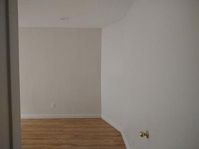 2nd image of 1005 Scripps Dr #1