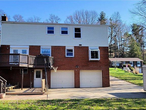3rd image of 105 Summerhill Ln