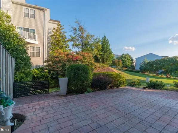 6325 Eagle Ridge Ln #32-D, Alexandria, VA 22312