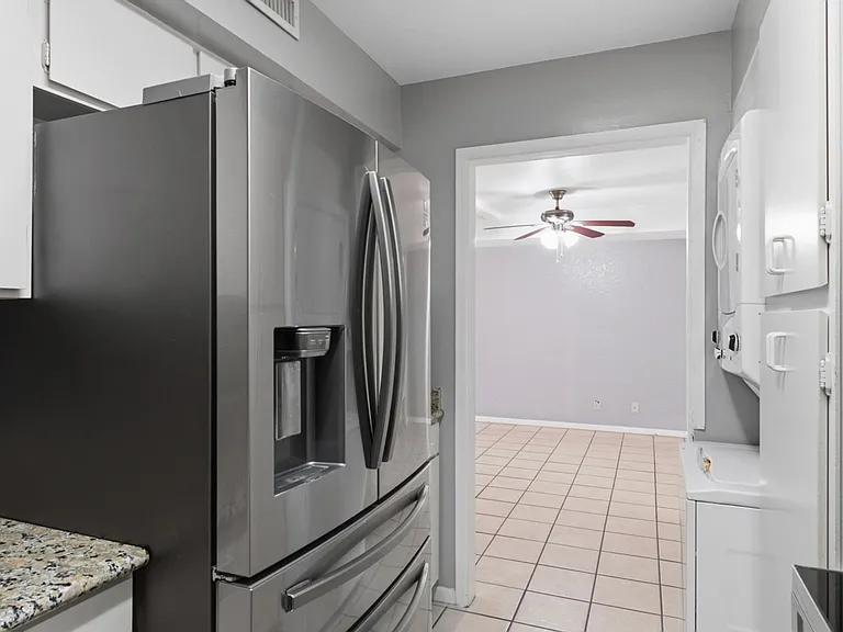 100 Royal Way Dr #17C — Photo 13