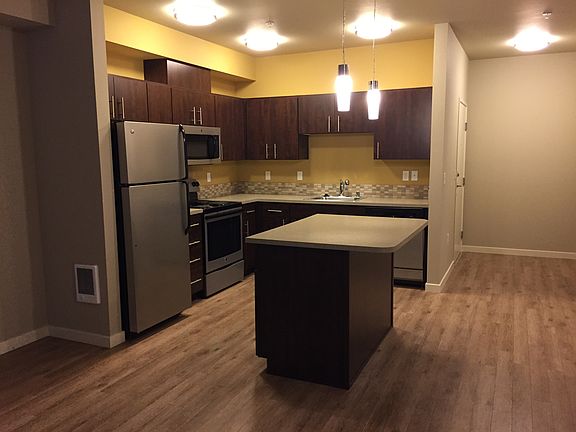 3rd image of 975 NE Discovery Dr Unit 214