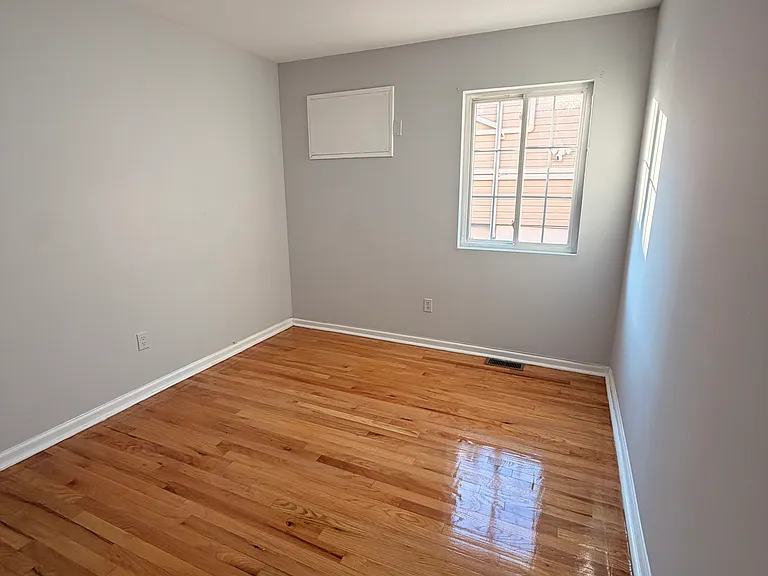 2947 Bruner Ave #1 — Photo 4