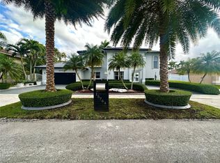 15764 SW 46th St, Miami, FL 33185