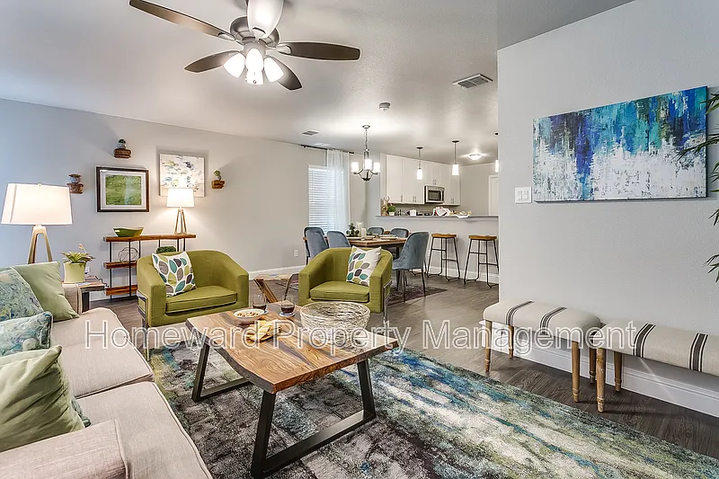 3 bed, 2.5 bath, 1759 sqft, $1,950 — Photo 3