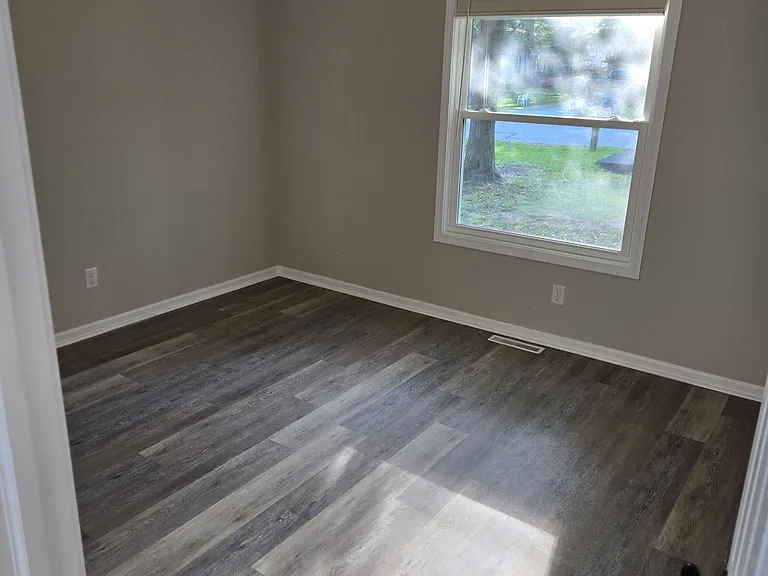 809 S 15th St — Photo 14