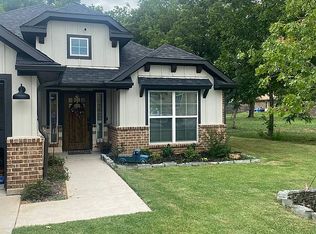 207 Newton St, Valley View, TX 76272