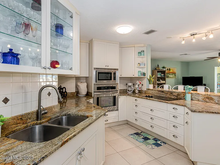 187 Jamaica Dr — Photo 10