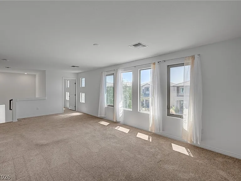 630 Great River Ave — Photo 32