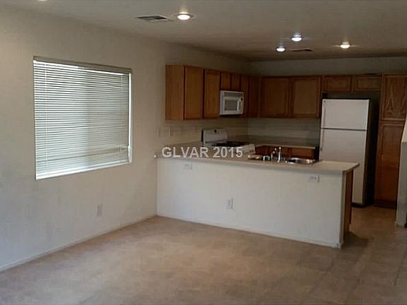 3rd image of 6672 Dunraven Ave