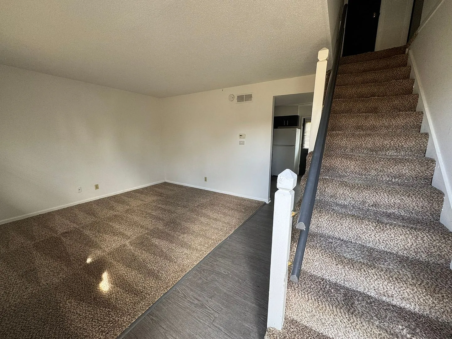 560 N East Park Ln — Photo 1