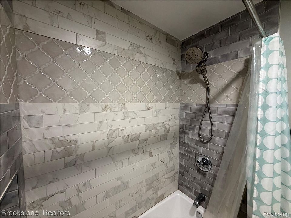 23151 Lawson Ave, photo 12