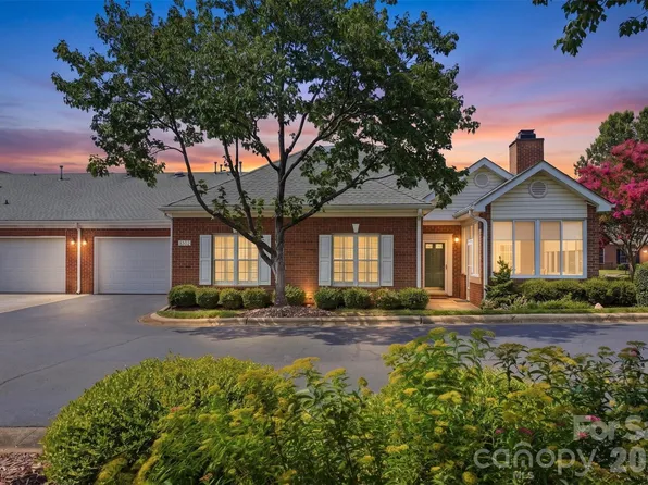 8302 Olde Troon Dr, Charlotte, NC 28277