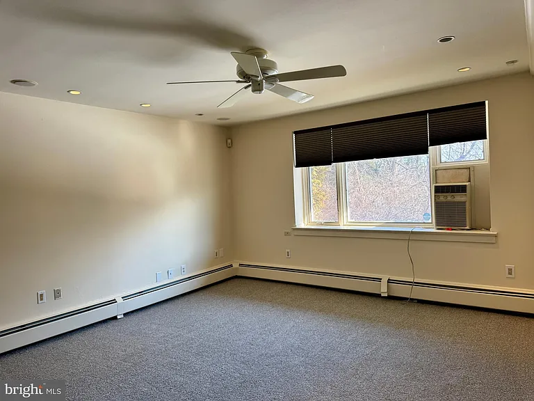 8233 Fairview Rd — Photo 20