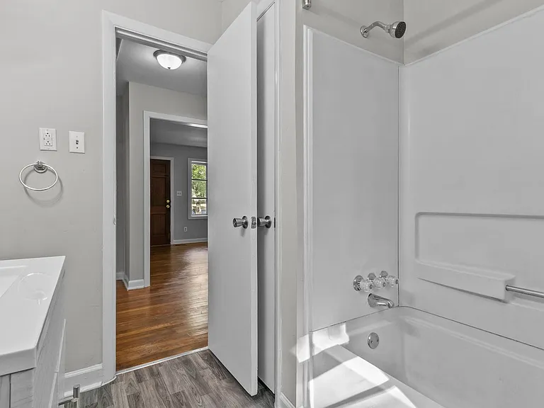 7505 Crown Ave — Photo 15