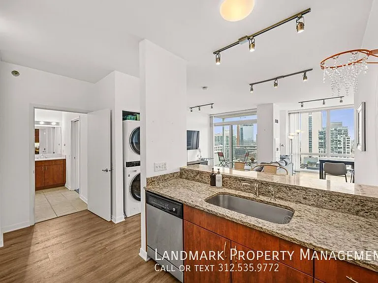 757 N Orleans St #1910 — Photo 6