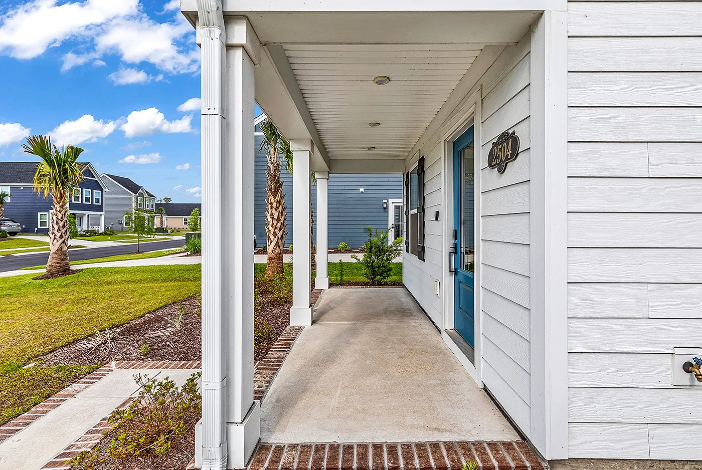 3 bed, 2.5 bath, 1326 sqft, $2,300 — Photo 2
