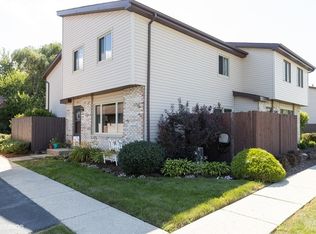 755 Bon Terre Rd, New Lenox, IL 60451