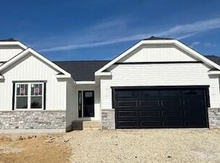 851 Golf Dr, Jefferson, WI 53549