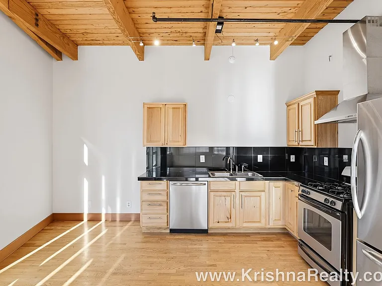725 NW Flanders St #401 — Photo 11