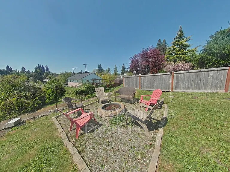 1011 Rainier Ave — Photo 37