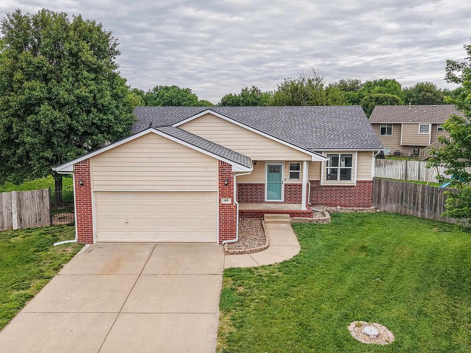 1st image of 600 Laramie Cir