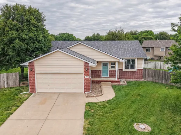600 Laramie Cir, Maize, KS 67101