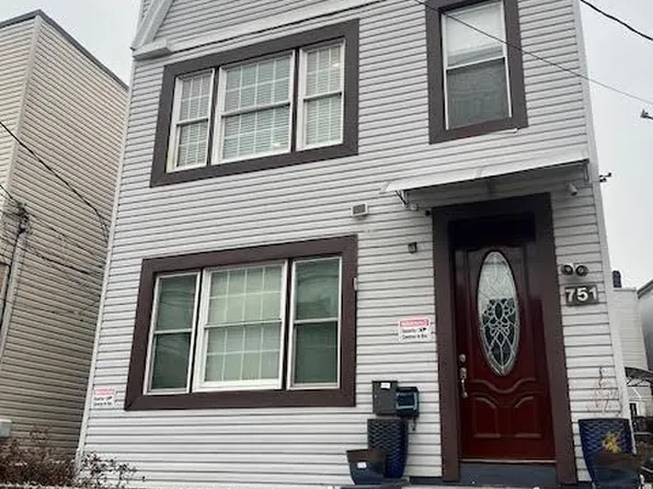 751 Garfield Avenue image 1 of 10