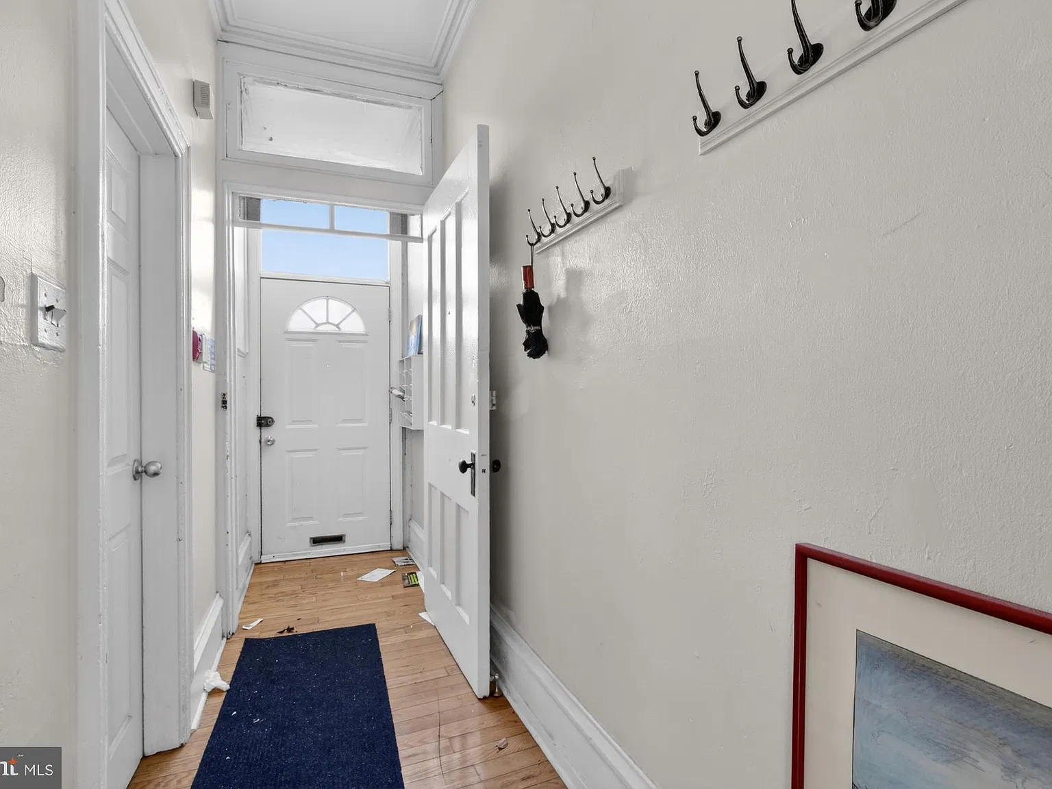 6 bed, 3.0 bath, 2500 sqft, $6,680 — Photo 2